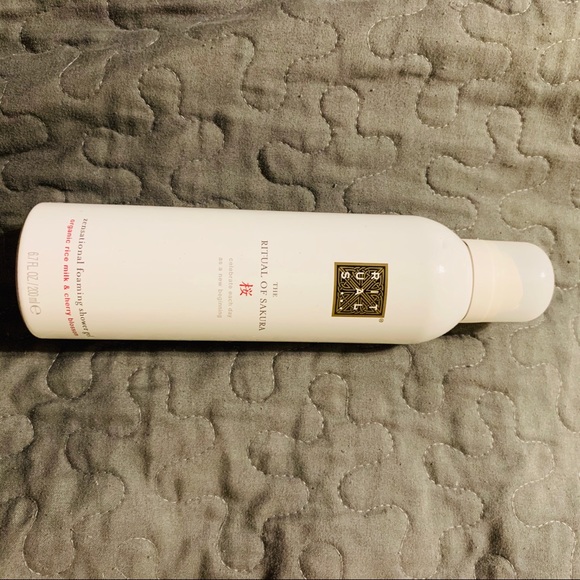 Foaming shower gel - Picture 1 of 3